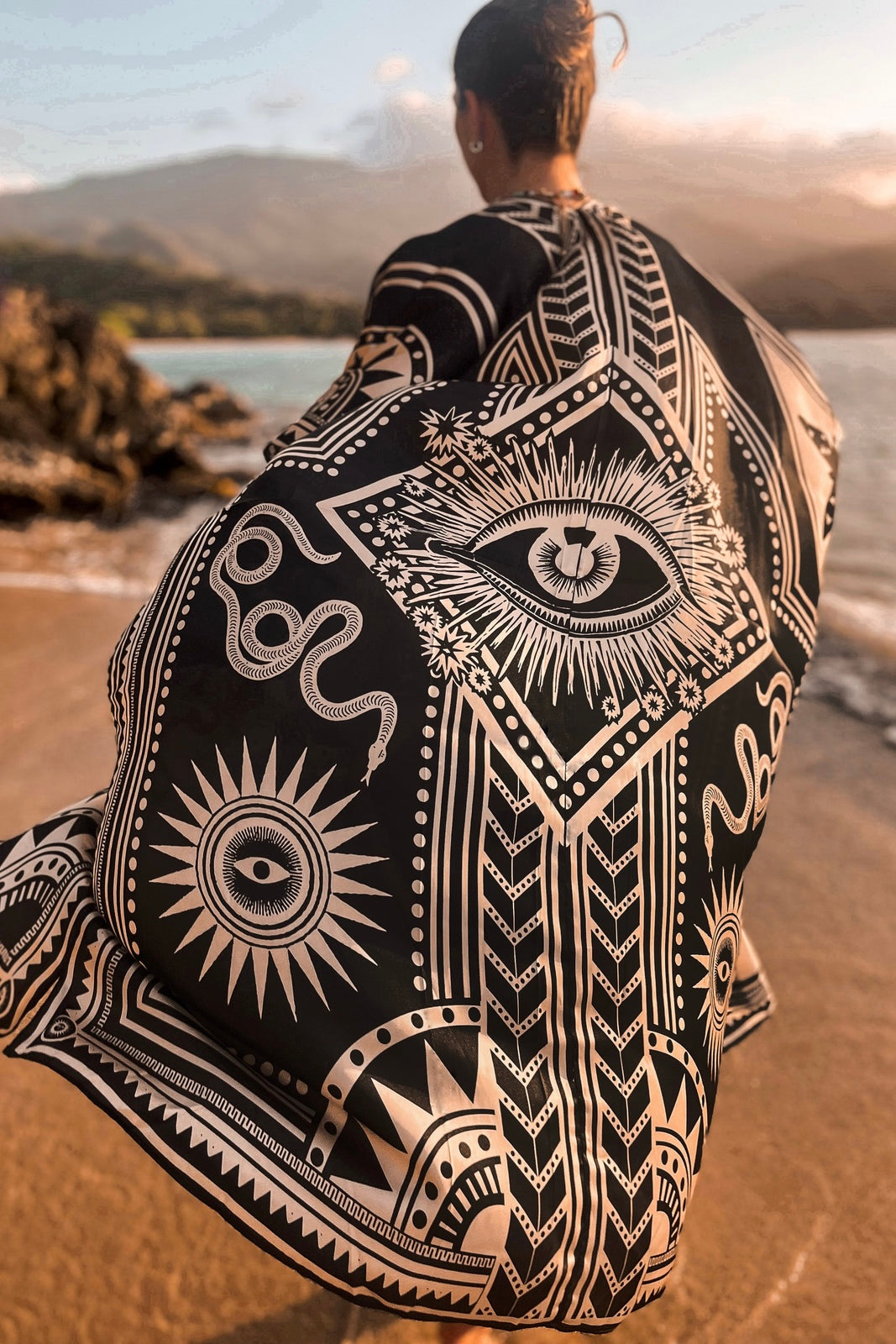 Plissé | Nazar Kimono, Black