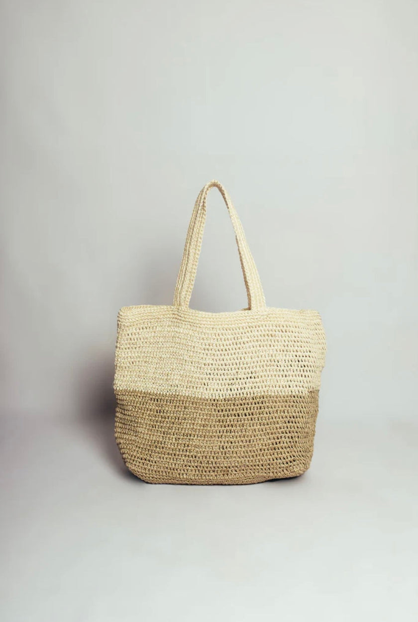 Bolso Figue grande, tejido a mano, en beige y blanquecino