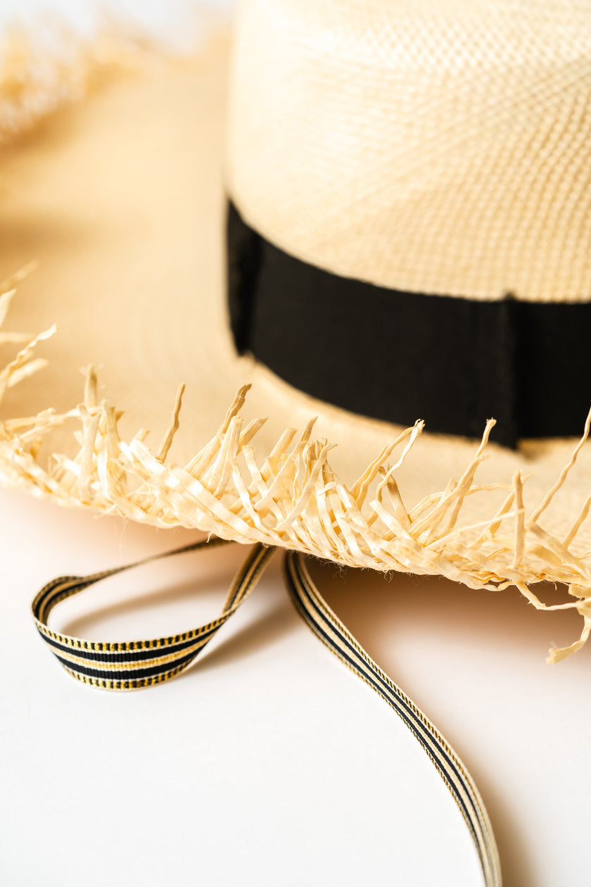 Sombrero Tejido a Mano con Fibras Naturales