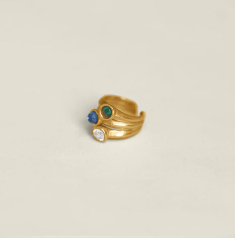 <strong>AYSHA BILGRAMI</strong><br> Anya Ring Ear Cuff in Gold