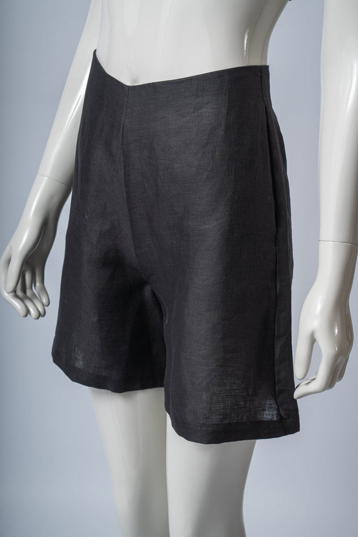 Angie Medina Black Linen Liso Short