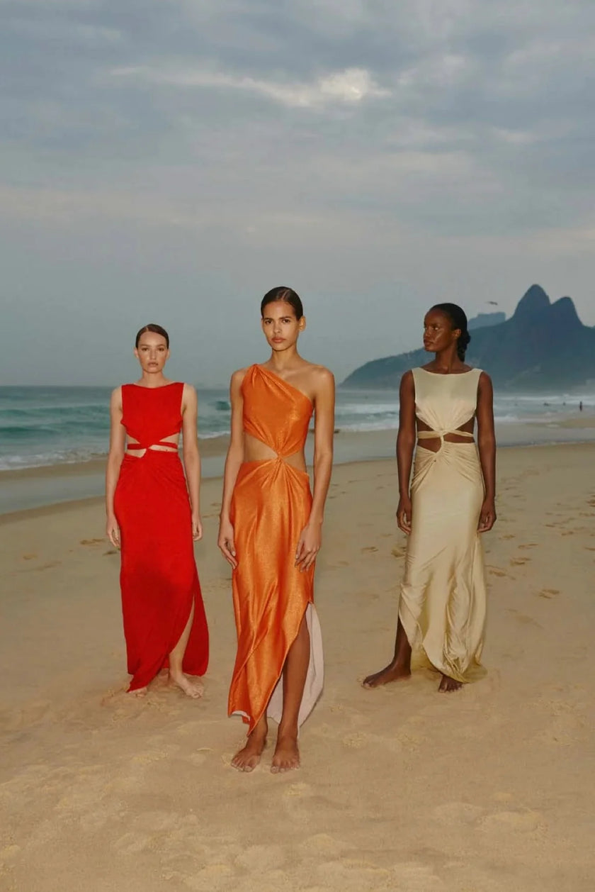 Detailed shot focusing on the twisted top and side cutout features of the Durazno Luana Dress.