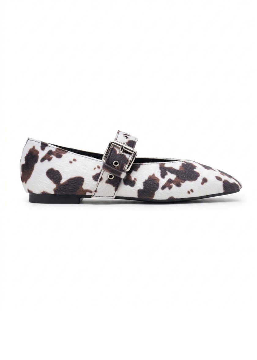 <strong>CEREZA</STRONG><BR>Cow Shoes