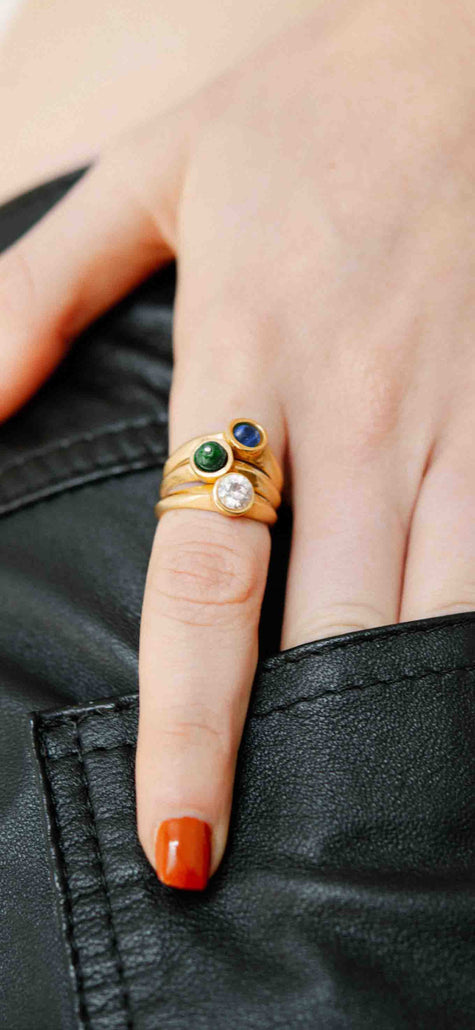 <strong>AYSHA BILGRAMI</strong><br> Anya Ring Ear Cuff in Gold